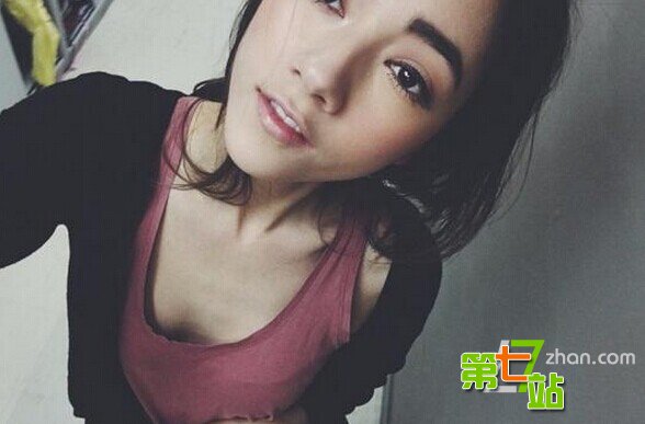 俄男人勾搭中国美女：这一幕国人受不了