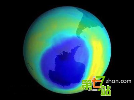 神秘天蛾人重现美国小镇 未知生物频现灾难现场