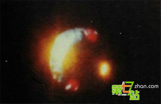 近30年经典UFO照片 外星人就在我们身边
