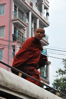 各国寺庙里惊人事：和尚竟能找尼姑生子