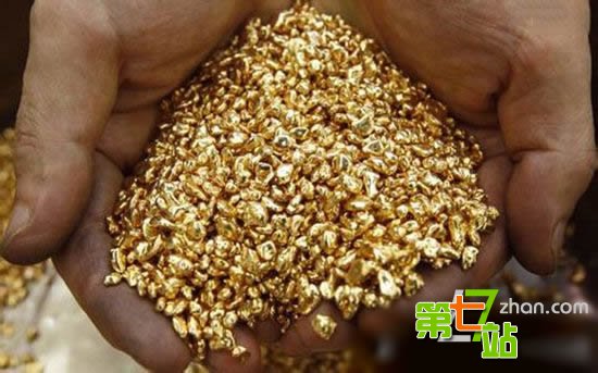 西汉千年神秘古墓出土：马蹄金金饼众多