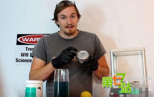 疯狂科学家喝下剧毒氰化钠 结果竟是？