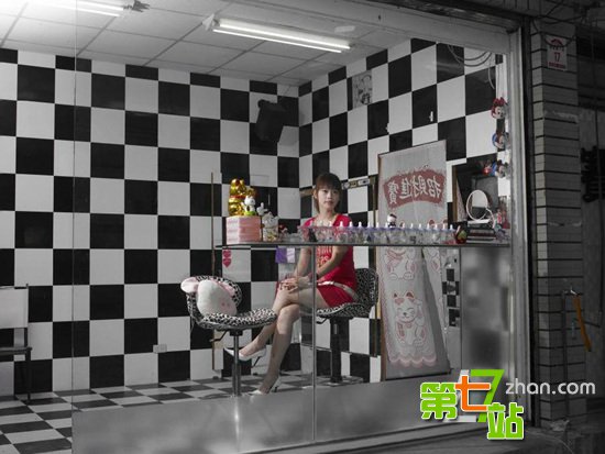 台湾霓虹灯下“槟榔西施” 起初不色情