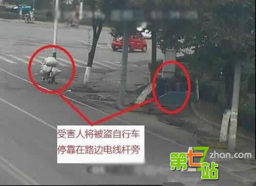 3岁女童包里背2.8万现金吓坏老师