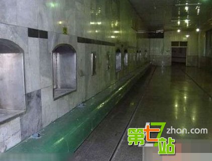 停尸房不为人知的黑镜头 女尸火葬前处理