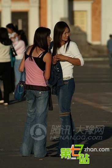 蒙古女孩穿着太开放 男人一夫多妻不干活