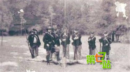 这些神秘生物竟是骗局！外星人由鸡皮做成