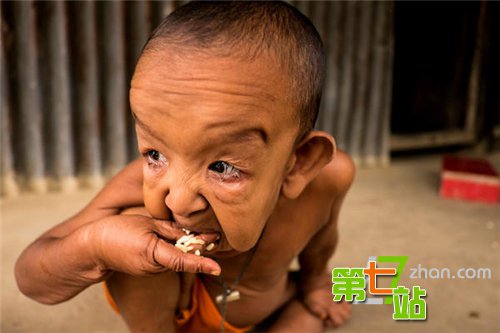 四岁的孩子竟然长成这样？太震惊了！