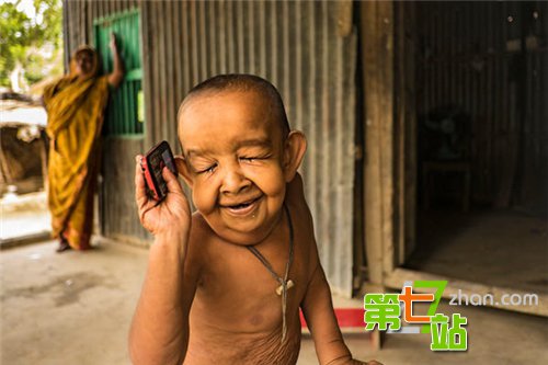 四岁的孩子竟然长成这样？太震惊了！