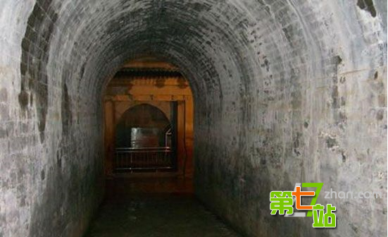 清朝大帝乾隆皇帝陵墓：裕陵三次遭劫