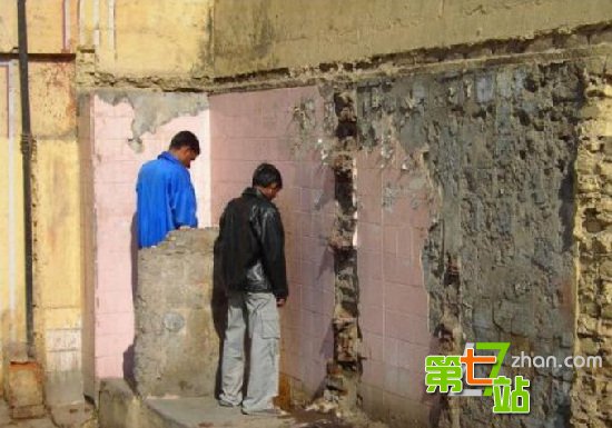 中国女孩到印度旅游 看到一幕她瞬间脸红