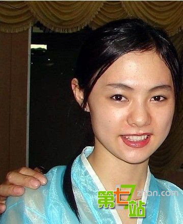 中国小伙买了个朝鲜姑娘：只能看不能碰